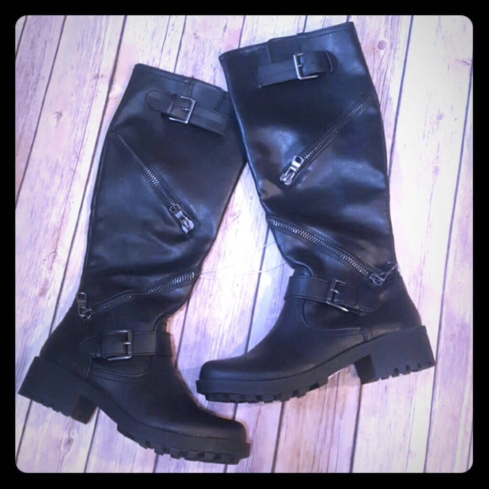 Euc black boots